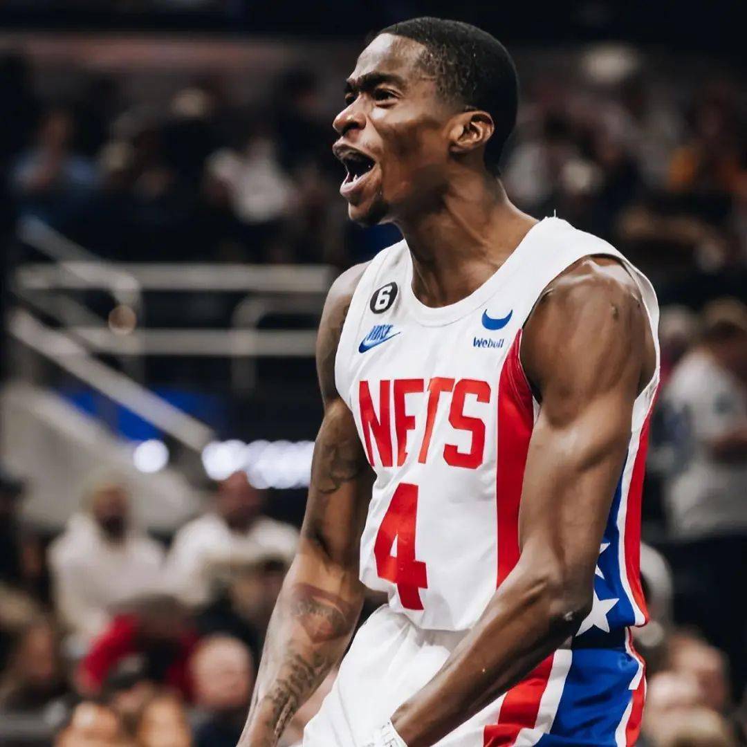 kaiyun官网-泰山金雕队对阵泰山雷霆队，UFC附加赛惊险晋级，内线统治篮板——边后卫成为亮点的简单介绍