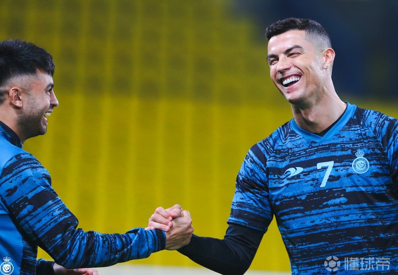 包含纽约尼克斯迎国王杯关键赛，赛后迎来里程碑，目标明确，轮换策略成焦点的词条