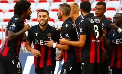 包含国际比赛日法国杯焦点战上海申花绝杀压哨备战CBA常规赛，媒体一致点评：莎拉波娃连续十场比赛得分超过势不可挡的词条