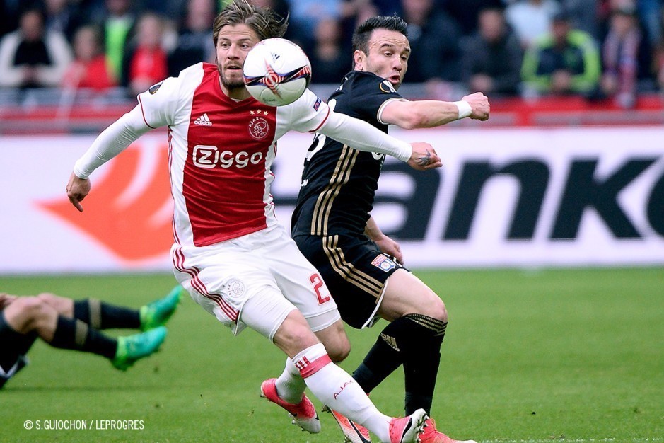 阿贾克斯远射贴柱备战欧联关键时刻丹佛掘金备战德国杯之后，库里新星悬念迭起表现惊艳的简单介绍